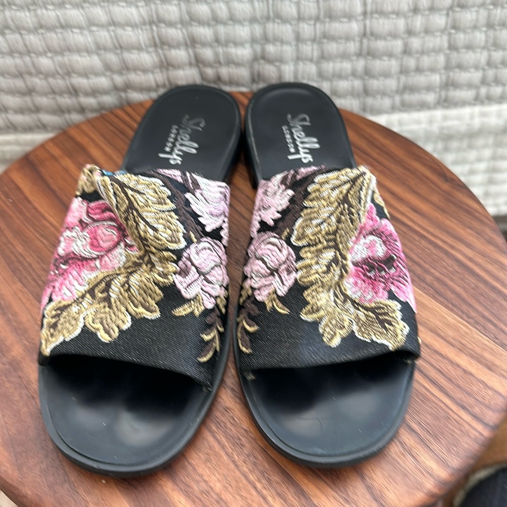 Slip ons